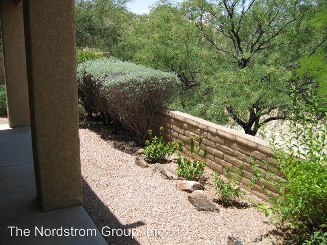 Foto del edificio - 2 br, 2 bath House - 233 E Southern Pines