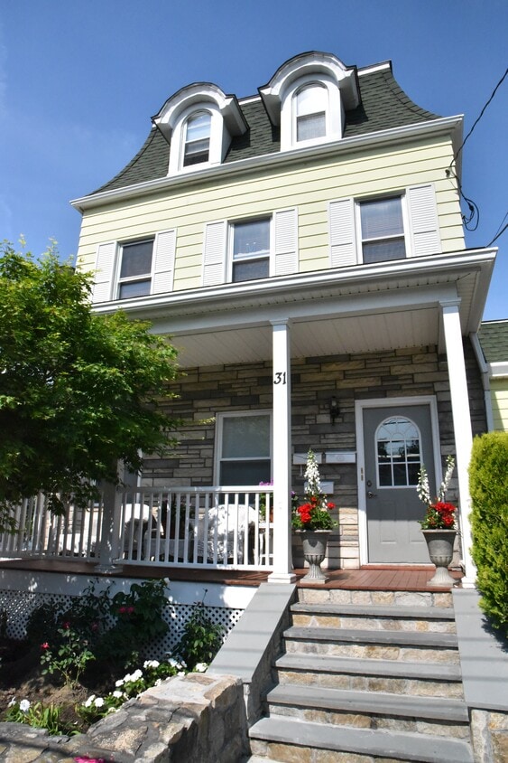 Primary Photo - 31 Storm St