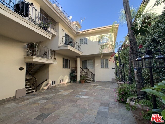 Foto del edificio - 320 N Crescent Dr
