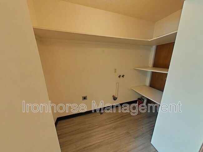 Foto del edificio - 411 N 16th Ave