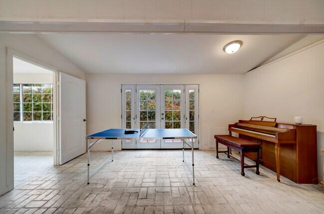 Building Photo - 22932 Califa St