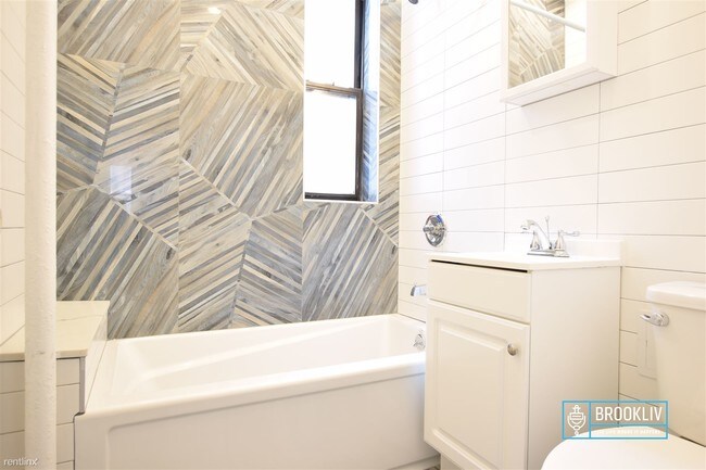 Foto del edificio - 868 47th St