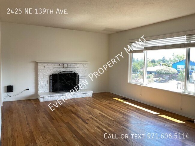 Building Photo - YOU WILL LOVE THIS SPACIOUS UPGRADED SPLIT...