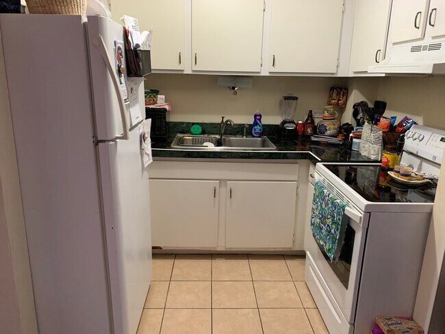 Kitchen - 7443 Washington St