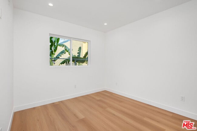 Foto del edificio - 728-724 Robinson St