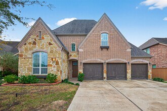 Building Photo - 16811 Kilgarth Dr