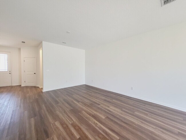 Foto del edificio - 3 Bedroom 2.5 Bathroom Townhome For Rent with 1 car garage in Kissimmee - NEAR DISNEY!