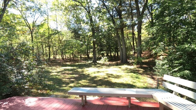 Foto del edificio - 18 Pequot Rd