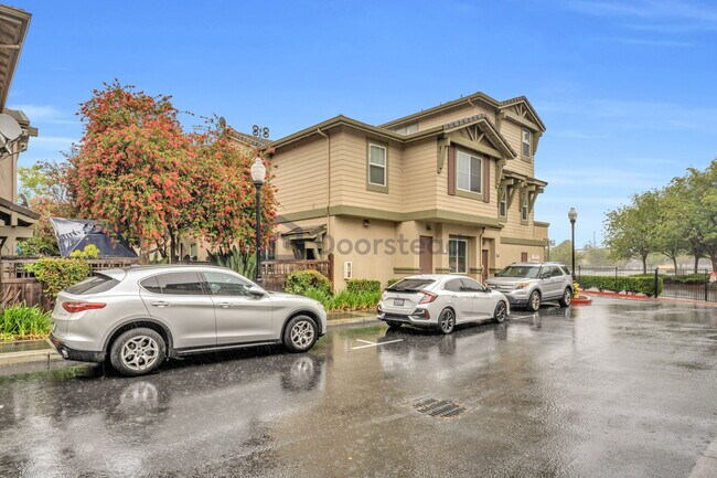 Building Photo - 321 Celebration Dr