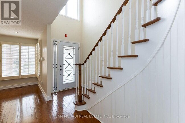 Building Photo - 160 Tuscadero Crescent