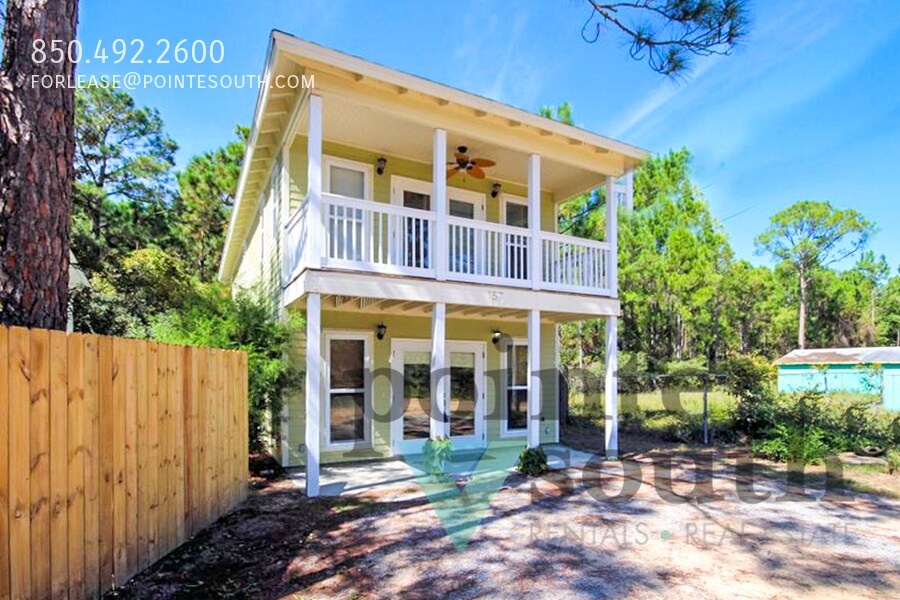 Foto principal - Two Blocks from the Beach!