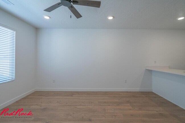 Foto del edificio - Dog Friendly! 3 Bedroom 2 Bathroom Townhome in Long Valley.