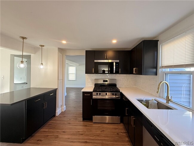 Building Photo - 77 Balbach Dr