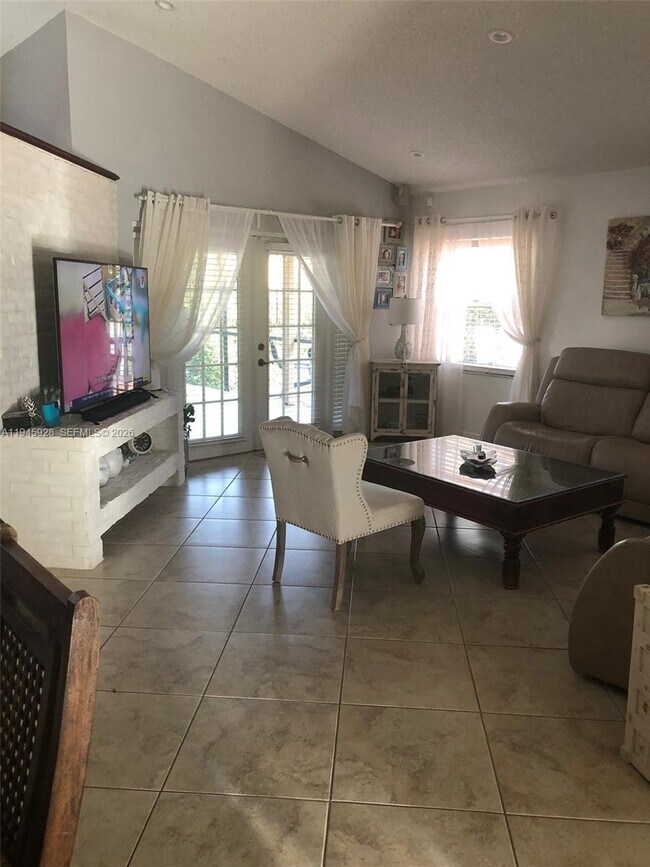 Foto del edificio - 3100 NW 122nd Ave