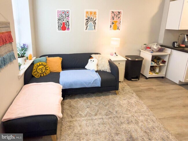 Building Photo - 1724 N Bouvier St