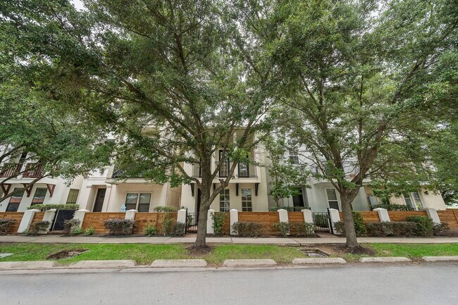 Foto del edificio - 6606 Toledo St