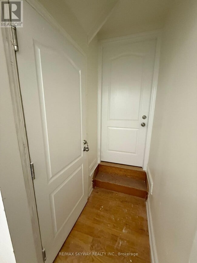 Building Photo - 22 Waterdale Rd