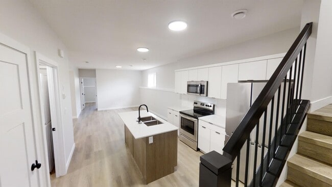 Building Photo - 10406-104129 129 Ave