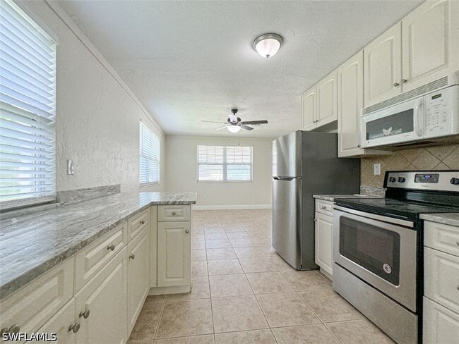 Foto del edificio - 746 109th Ave N