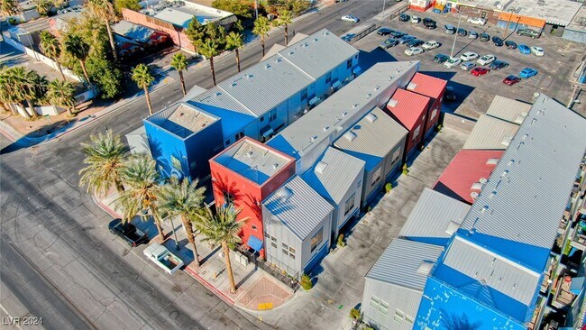 Foto del edificio - 1106 Carson Ave