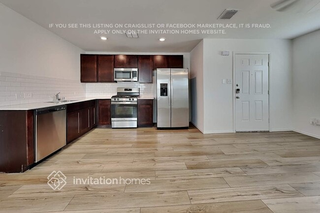 Foto del edificio - 3220 Crestone Dr