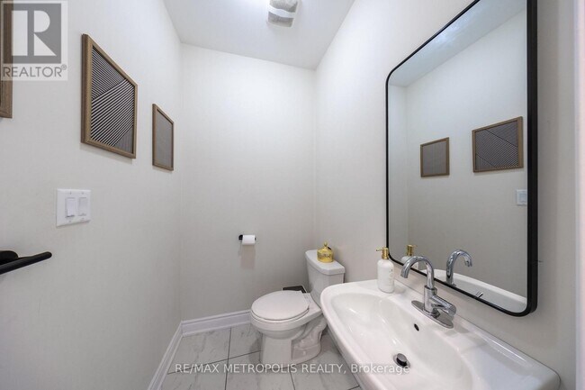 Photo du bâtiment - 91 Kennedy Blvd