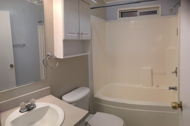 Foto del edificio - 7030 Trombley Ln