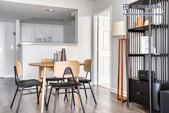 Building Photo - 901 N Pollard St