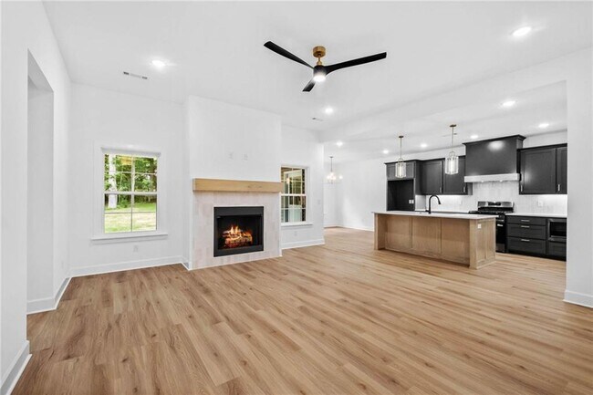 Building Photo - 4 Argyll Cir