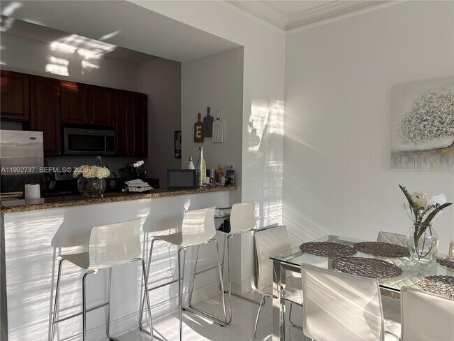 Foto del edificio - 3001 NE 185th St
