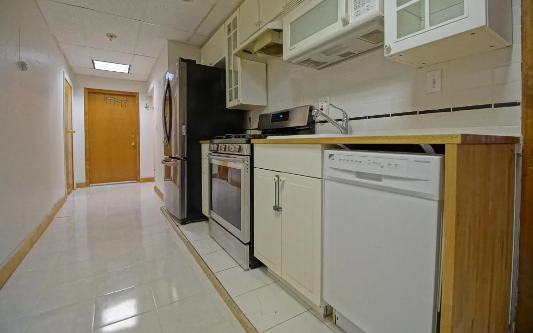 Primary Photo - 341 Summer St