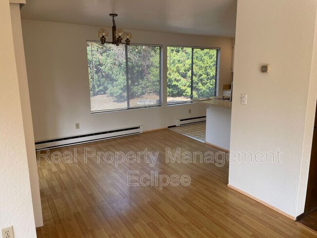 Building Photo - 17319 Stone Ct N