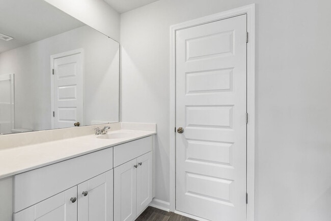 Building Photo - 173 Hoffman Townhome