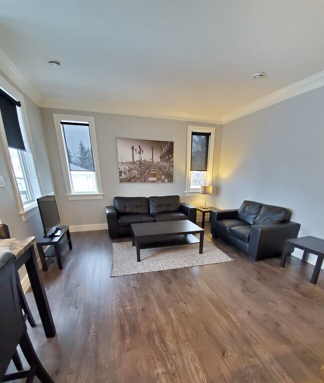 Photo du bâtiment - 915 10 St