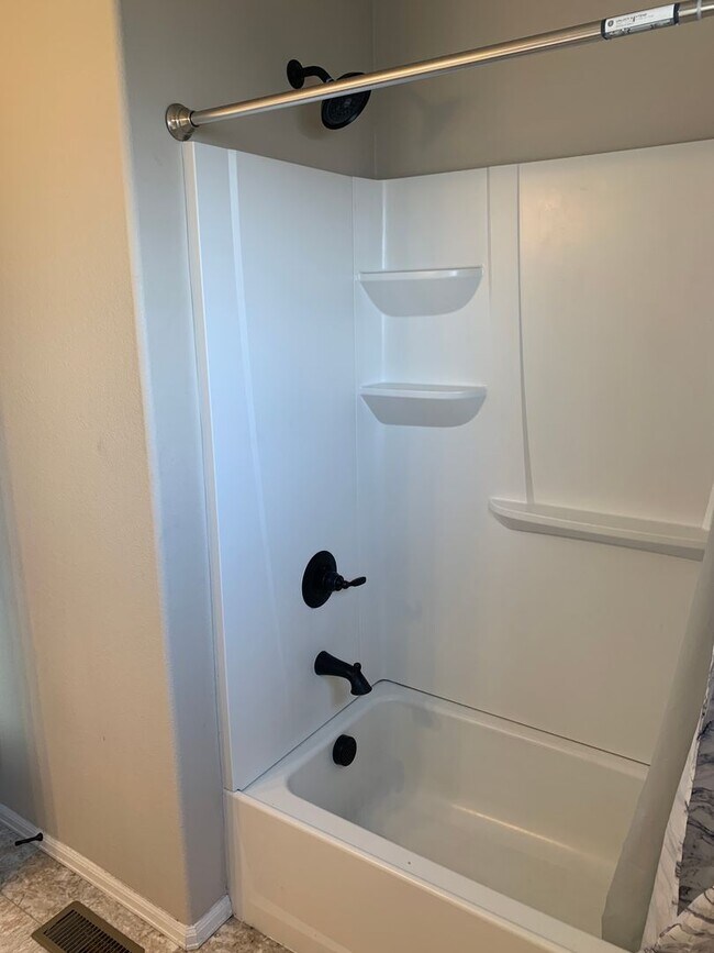 Foto del edificio - Beautiful 4 Bed/3 Bath West Greeley Home –...