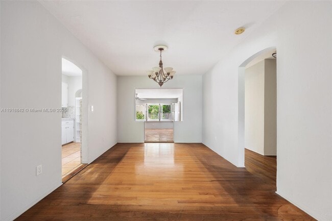 Foto del edificio - 451 SW 25th Rd