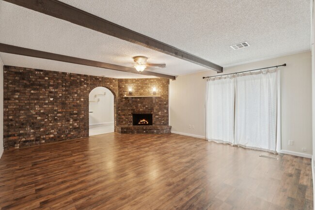 Foto del edificio - 2904 E Fort Worth St