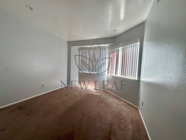 Foto del edificio - Stunning 2 Bedroom in the Heart of Ontario