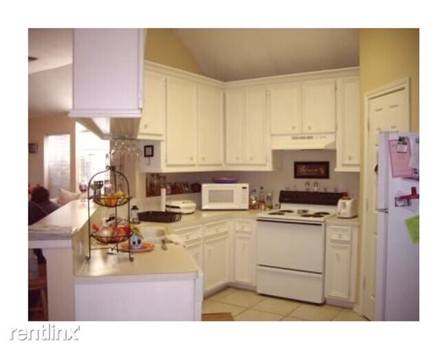 Foto del edificio - Spacious 3/2 duplex in great location