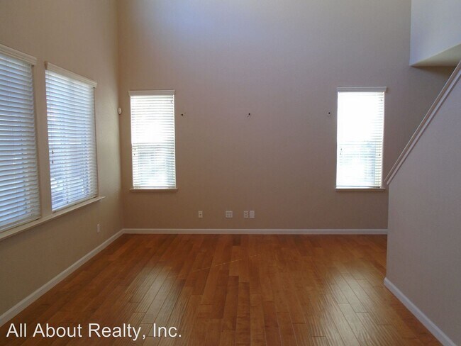 Building Photo - 4 br, 2.5 bath House - 1081 MANZA CIRCLE