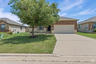 Building Photo - 8012 Bridgepointe Dr