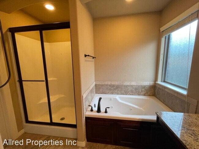 Building Photo - 3 br, 2 bath House - 3556 W Country Meadows