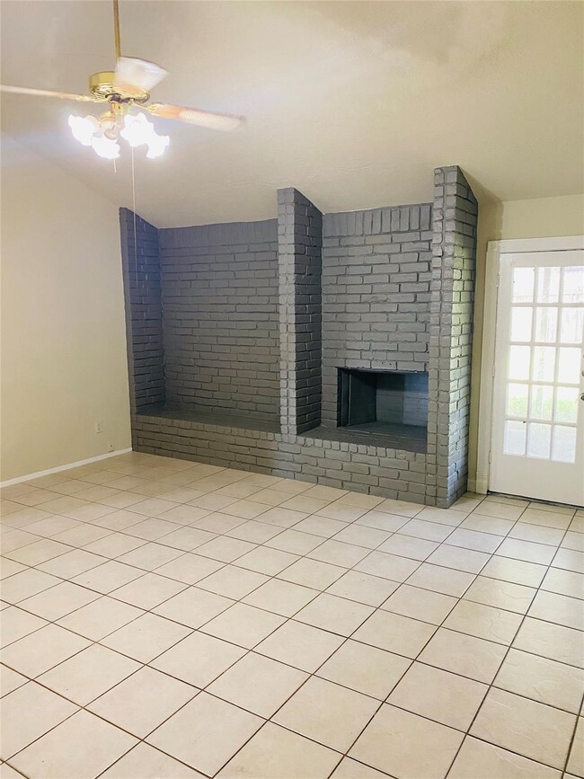 Foto del edificio - 410 Merrymount Ct