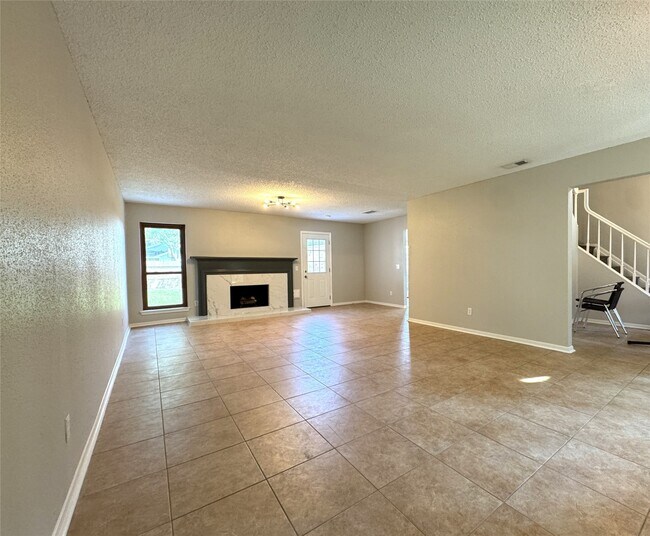 Foto del edificio - 3815 Flintrock Ln