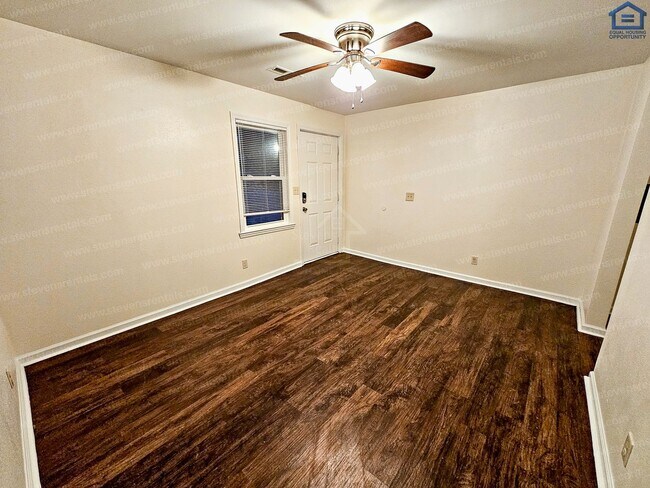 Foto del edificio - 702 Couch St