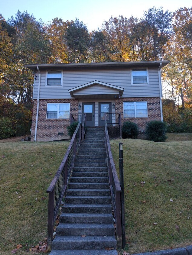 5108 Old Trail Unit 5110 Old Trail, Red Bank, TN 37415 Room for Rent