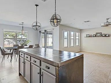Building Photo - 1370 S Eucalyptus Pl