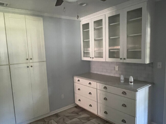 Foto del edificio - 1225 Augusta Dr