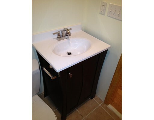 Building Photo - 11 Belle Isle Ave