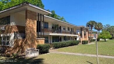 Building Photo - 912 Arco Dr